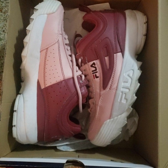 Fila - Picture 1 of 2